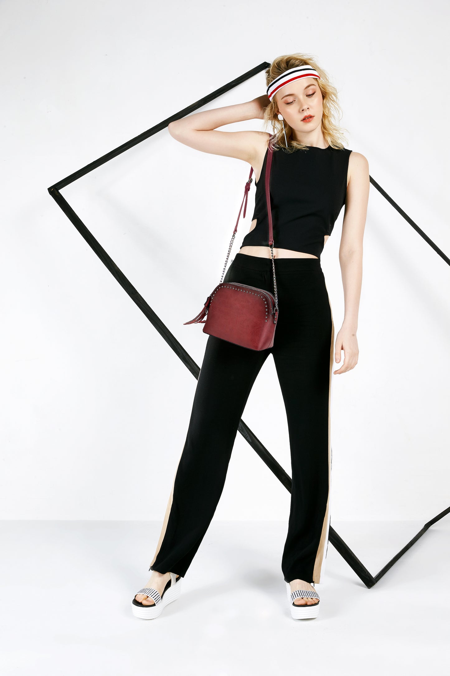 TRIPLE COMPARTMENT CROSSBODY 16116C